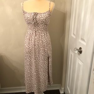 Kittenish Camaran white & lavender midi dress size small